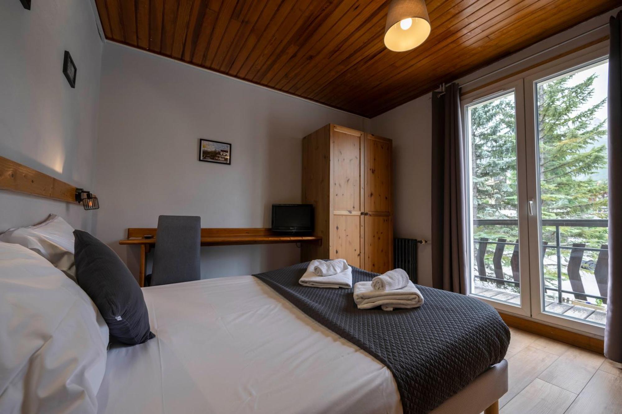 Hotel Les Flocons Le Sauze Dış mekan fotoğraf